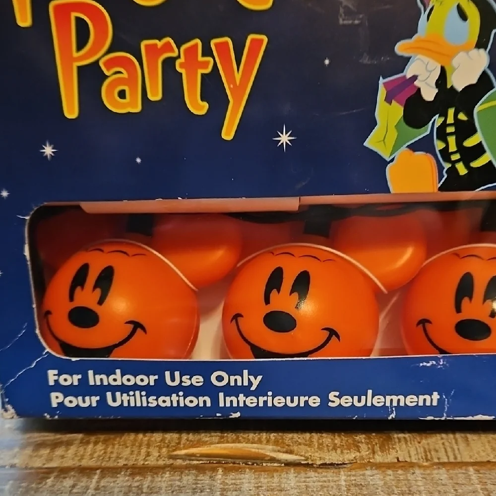 NIB | Disney Store Exclusive Halloween Party Mickey Mouse Pumpkin String Lights